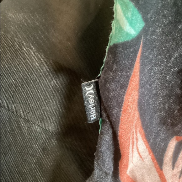 Hurley Men’s Tropical Shirt Size Small - Picture 4 of 4